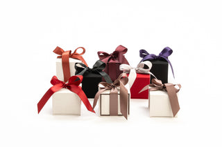 Materiale pentru ambalaje de bijuterii: carton, catifea, piele ecologică, organza și satin