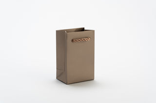 Punga Cadou Premium IUNI, Material Carton, Dimensiuni 6x9.5x4, Culoare Aurie Cu Maner Auriu