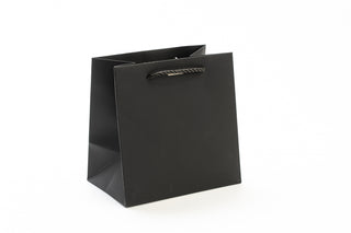 Punga Cadou Premium IUNI, Material Carton, Dimensiuni 17x17x11, Culoare Neagra Cu Maner Negru