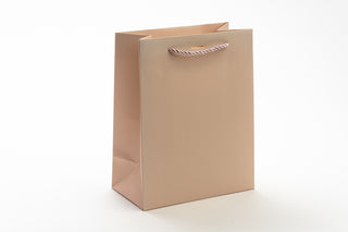 Punga Cadou Premium IUNI, Material Carton, Dimensiuni 26x32x15, Culoare Roz Pudra Cu Maner Roz