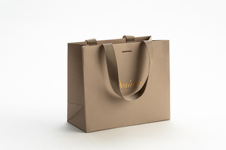 Punga Cadou Premium IUNI, Material Carton, Dimensiuni 25x20x11, Culoare Aurie Cu Maner Auriu Inchis