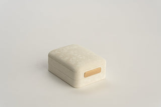 Cutie Bijuterii Premium pentru Pandantiv, Velur, Alb, 7.5x9.5x4.5 cm
