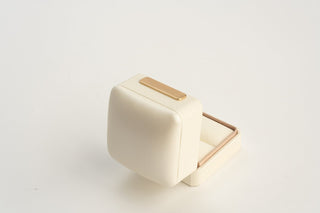 Cutie Bijuterii Premium pentru Inel, Velur, Crem, 6.5x6.5x5.5 cm