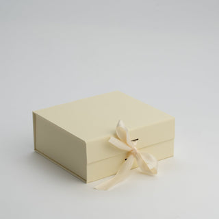Cutie Cadou Pliată Premium cu Panglică, Carton, Crem, 20x18x8 cm