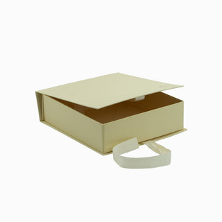 Cutie rigida cadou Gama King Pandantiv, 25x25x7.5 cm - Crem