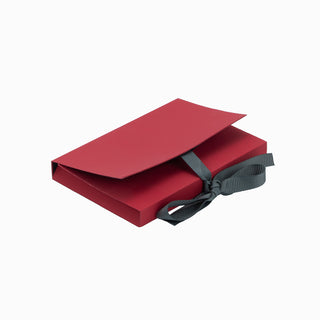 Cutie cadou Pandantiv Plic, 11x7.5x1.3 cm - Rosu / Negru