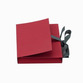 Cutie cadou Pandantiv Plic, 11x7.5x1.3 cm - Rosu / Negru