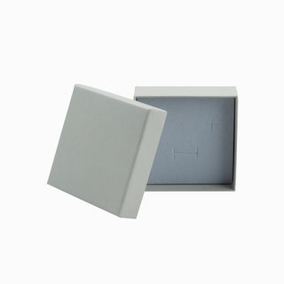 Cutie bijuterii din carton pentru cercei sau pandantiv, 9x9x3.8 cm, grej
