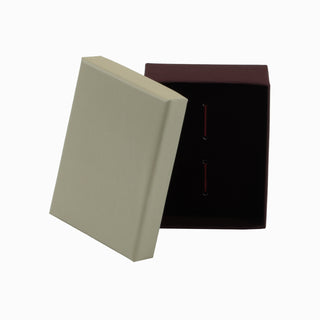 Cutie bijuterii din carton pentru butoni, 7x9x3 cm, crem cu bordo