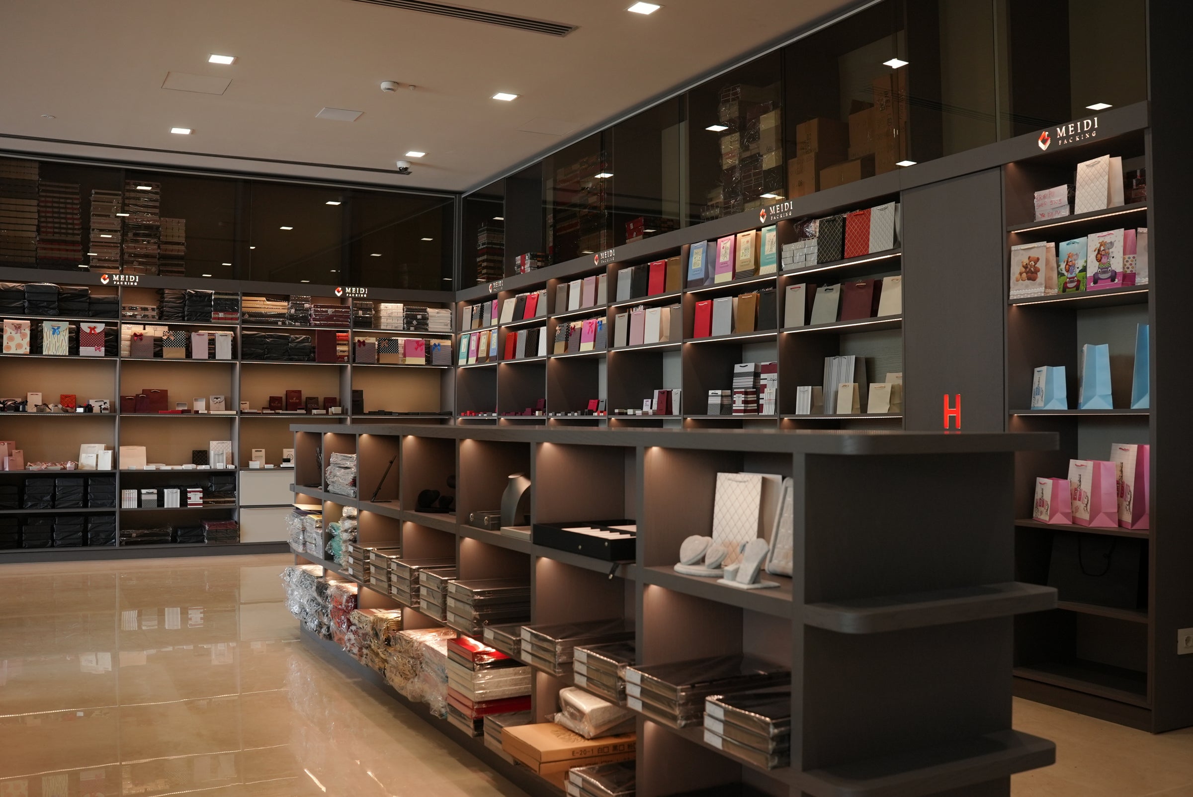 Showroom Meidi Packing